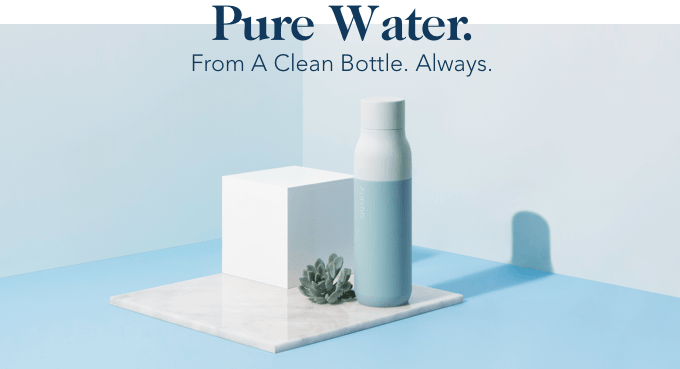 Quartz water bottle cleans itself and the water inside it